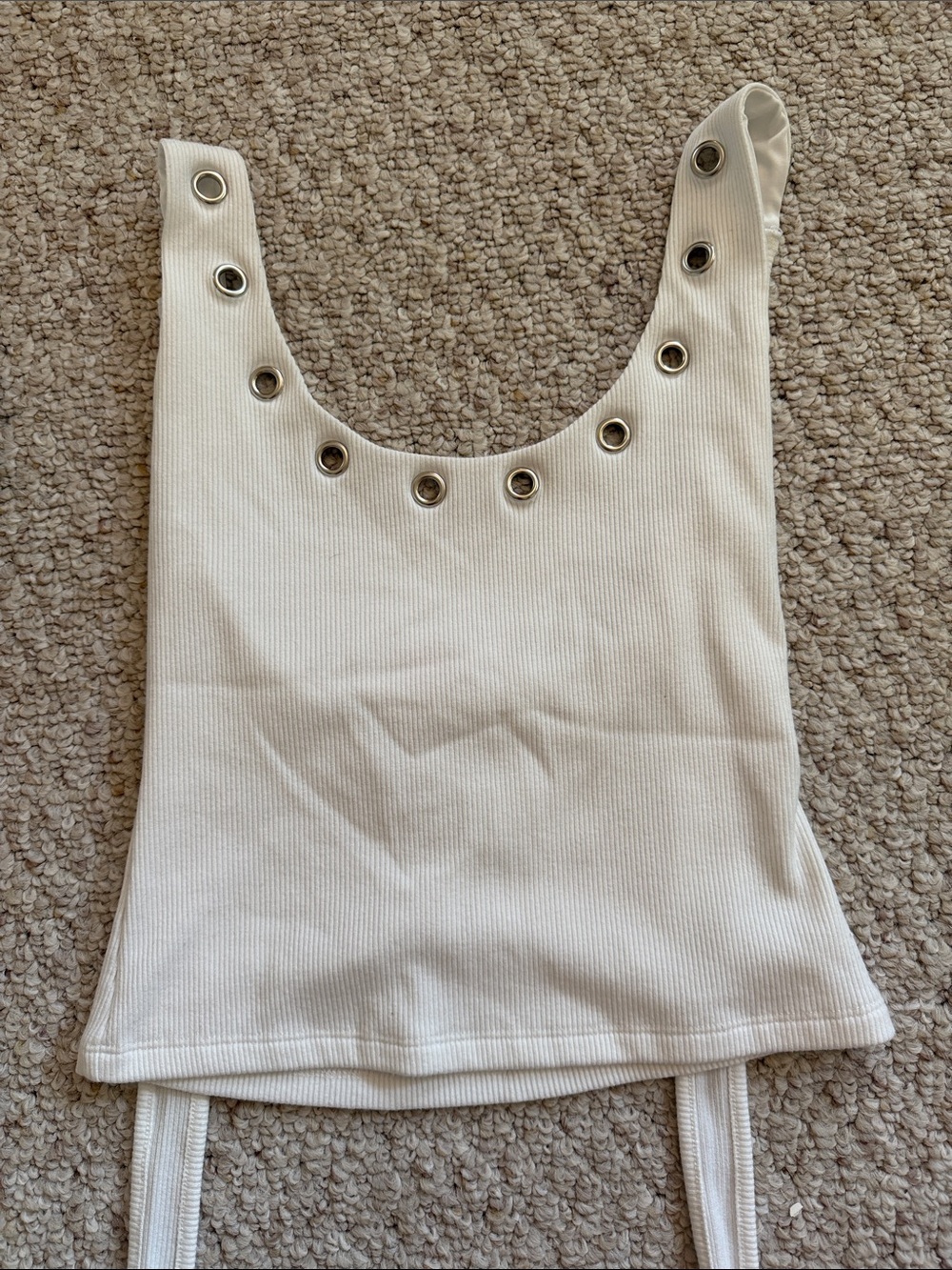 EDIKTED Havana Grommet Ribbed Halter Top